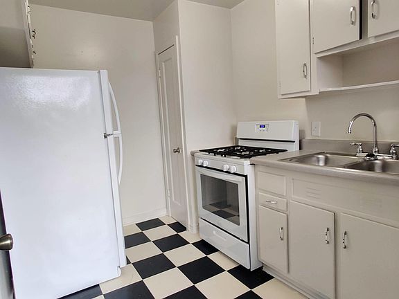 New stove and refrigerator just installed!