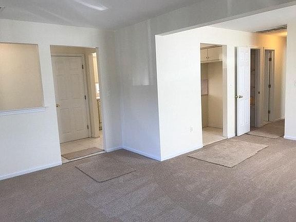 5th image of 90 Kenilworth Ave