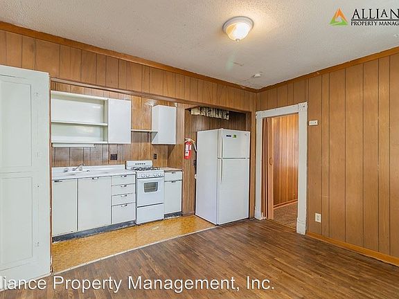 3rd image of 1017 Laramie St APT 01