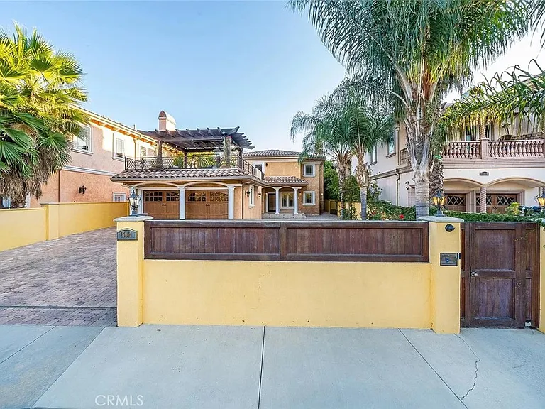 15014 Valleyheart Dr — Photo 2