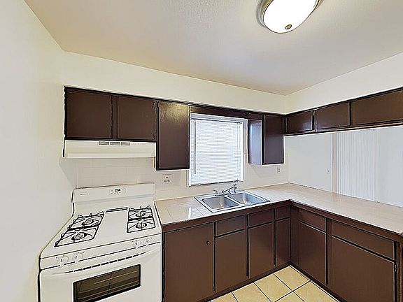 2nd image of 609 Piedmont Dr SE
