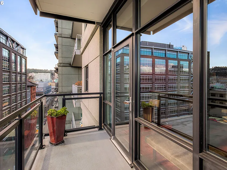 1025 NW Couch St #912 — Photo 22