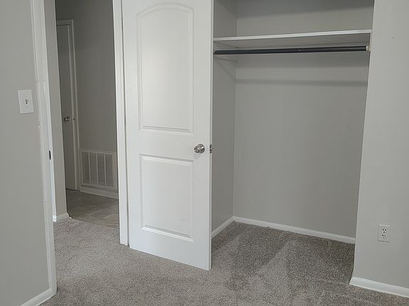 4th image of 10622 McPherson St