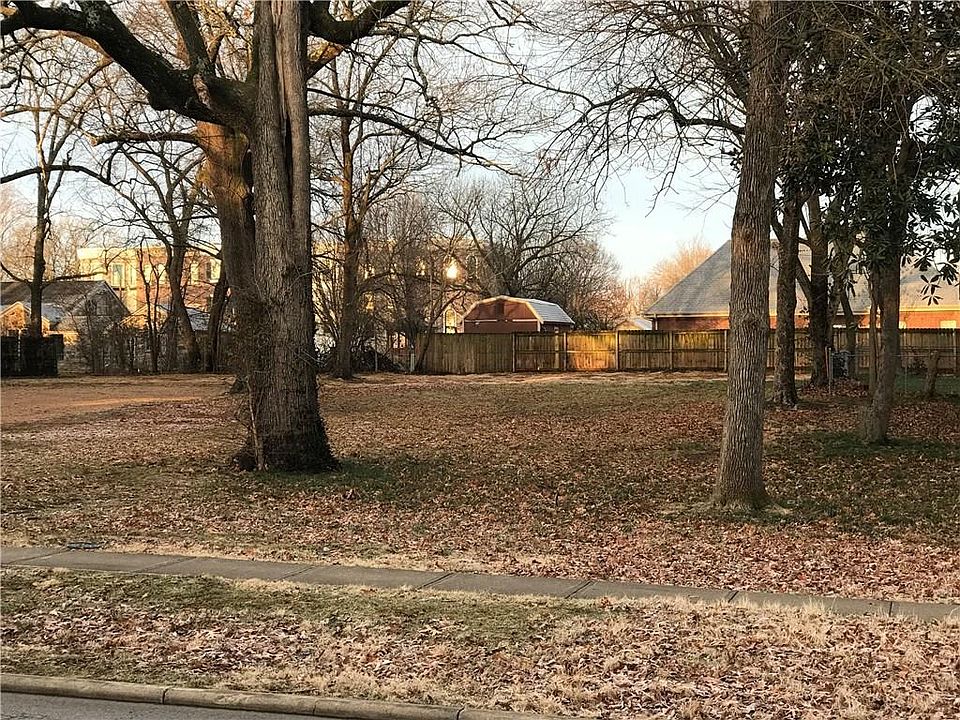 1st image of 305 N Main St