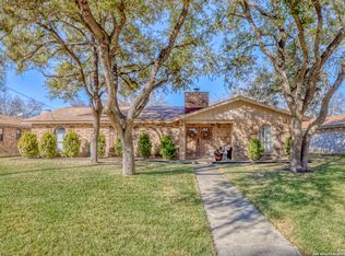 116 Barry St, Uvalde, TX 78801