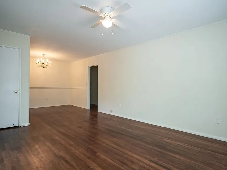 175 Habersham Way — Photo 5