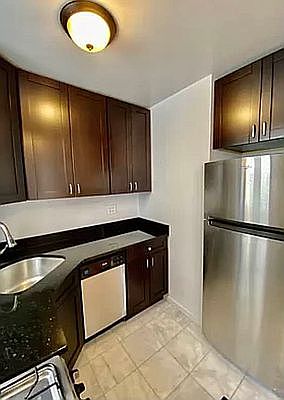 4th image of 506 Amsterdam Ave APT 4A