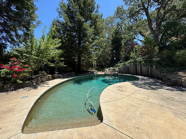 1 Kirkcrest Ct — Photo 35