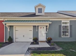 18 Grandview Dr, Rocky River, OH 44116