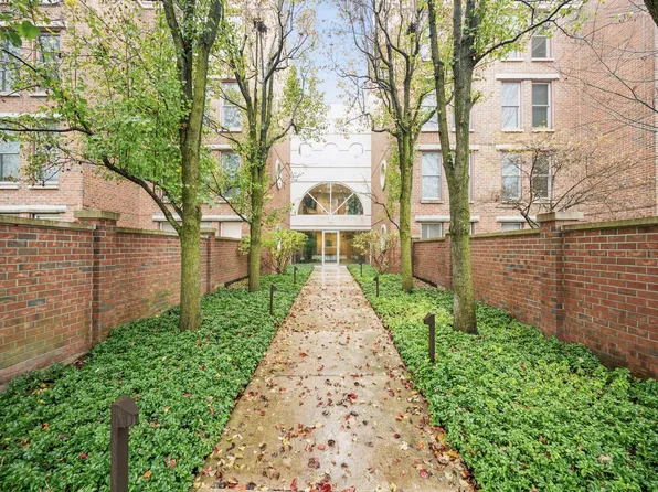 360 Green Bay Rd APT 4C, Winnetka, IL 60093