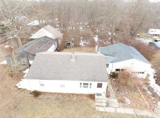100 Brayton Rd, Tiverton, RI 02878