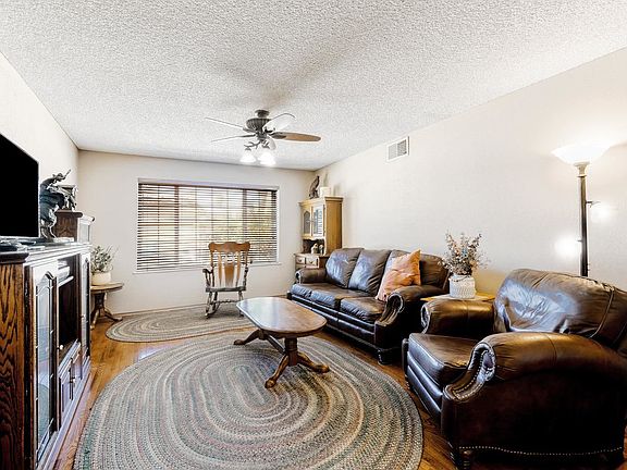 3rd image of 300 Vernal Dr