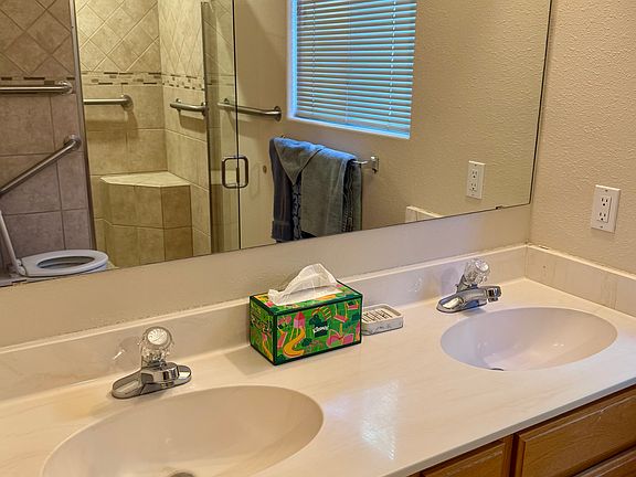 3rd image of 61 Dulce Ct