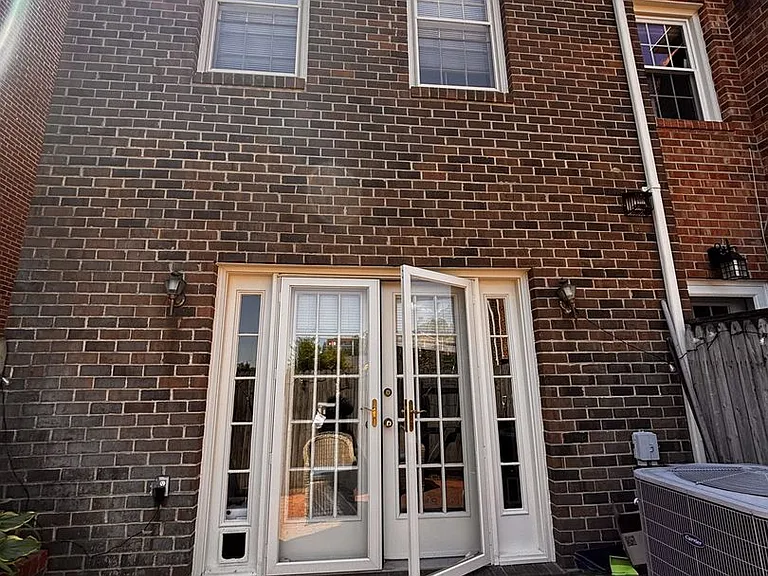 211 Oronoco St — Photo 20
