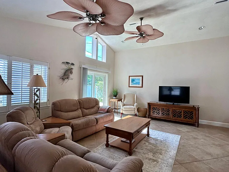 311 Condict Dr — Photo 2
