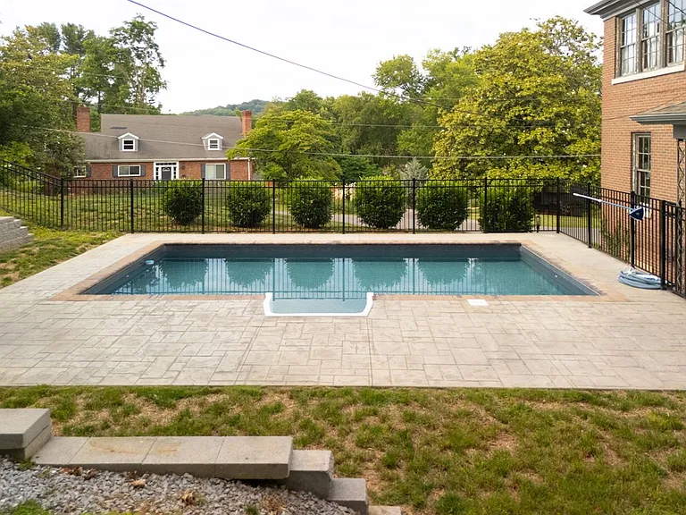290 Long Crescent Dr — Photo 10