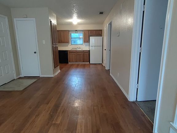 2nd image of 1407 Margie St APT 1