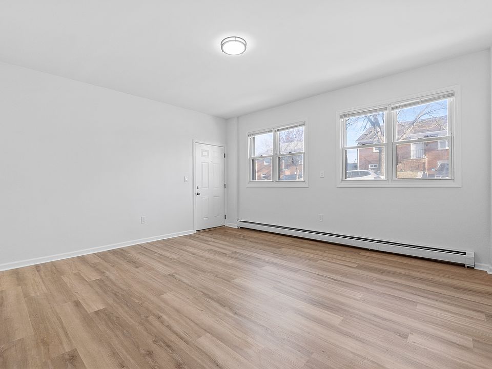 Living Room/Front Door