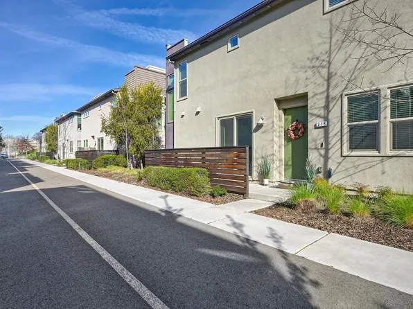 218 Box Ln, Sacramento, CA 95818
