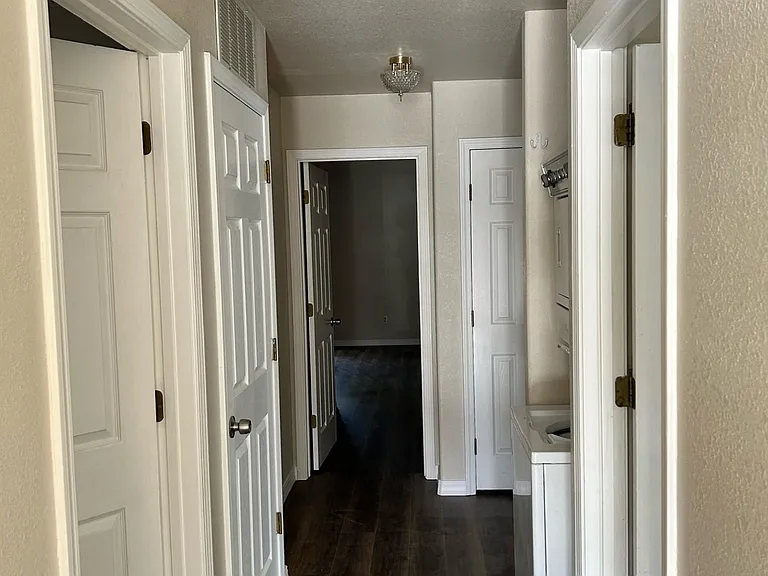 3000B Municipal Dr #B — Photo 7