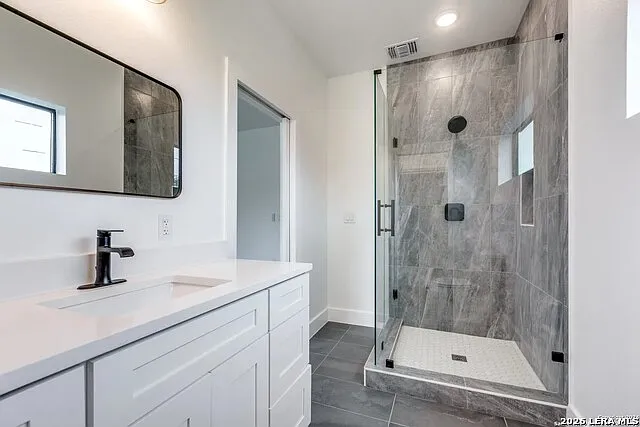 531 Essex St #202 — Photo 6