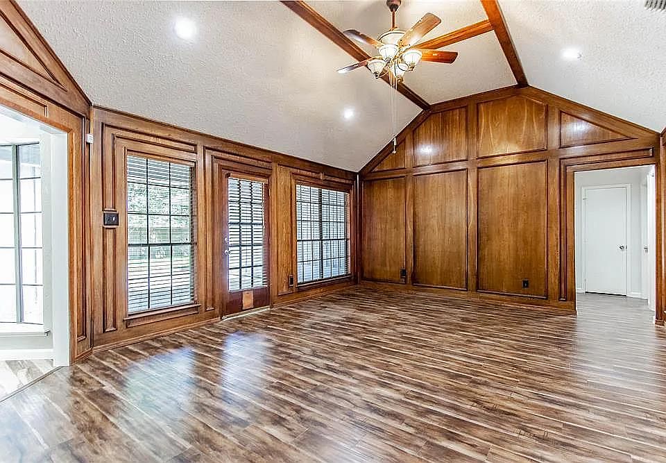 1st image of 2701 Green Oaks Dr