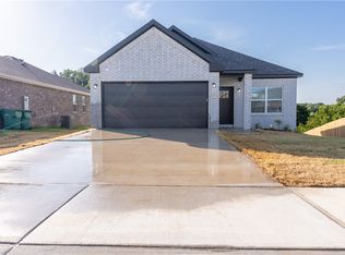 4424 Gibson St, Springdale, AR 72762
