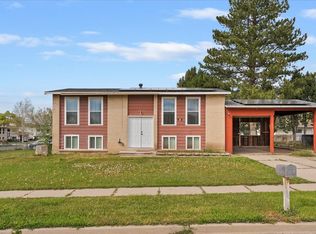 954 W 2400 N, Clinton, UT 84015