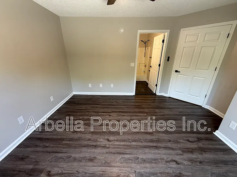 1735 Blakewood Ct — Photo 13