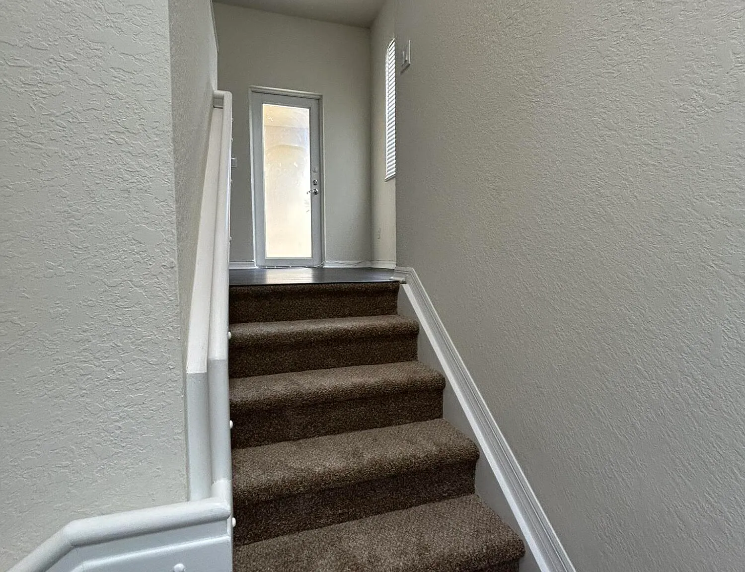 3 bed, 2.0 bath, 1417 sqft, $2,800 — Photo 3