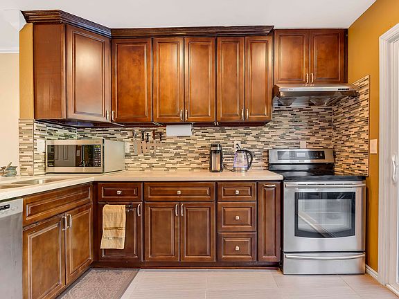5th image of 6514 Bell Bluff Ave