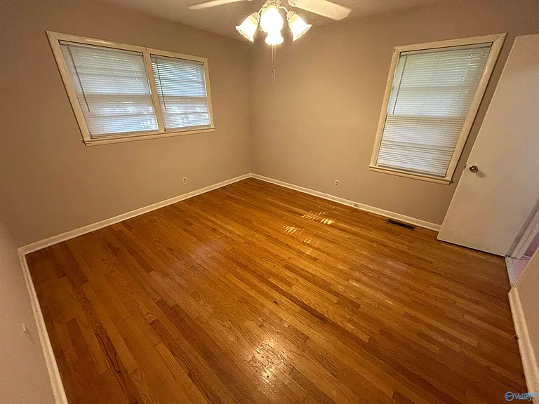 1607 Chapman Ave NE — Photo 14