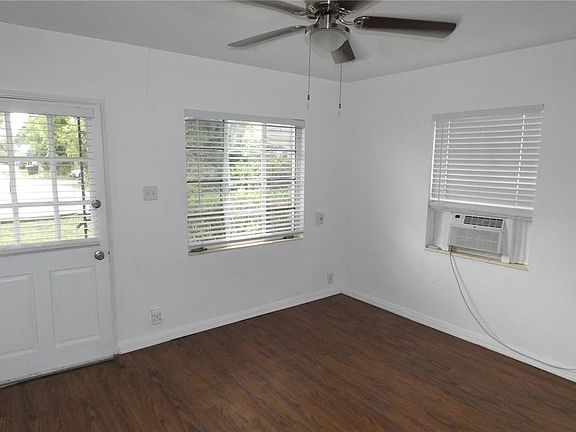 3rd image of 2567 15th Ave N #2