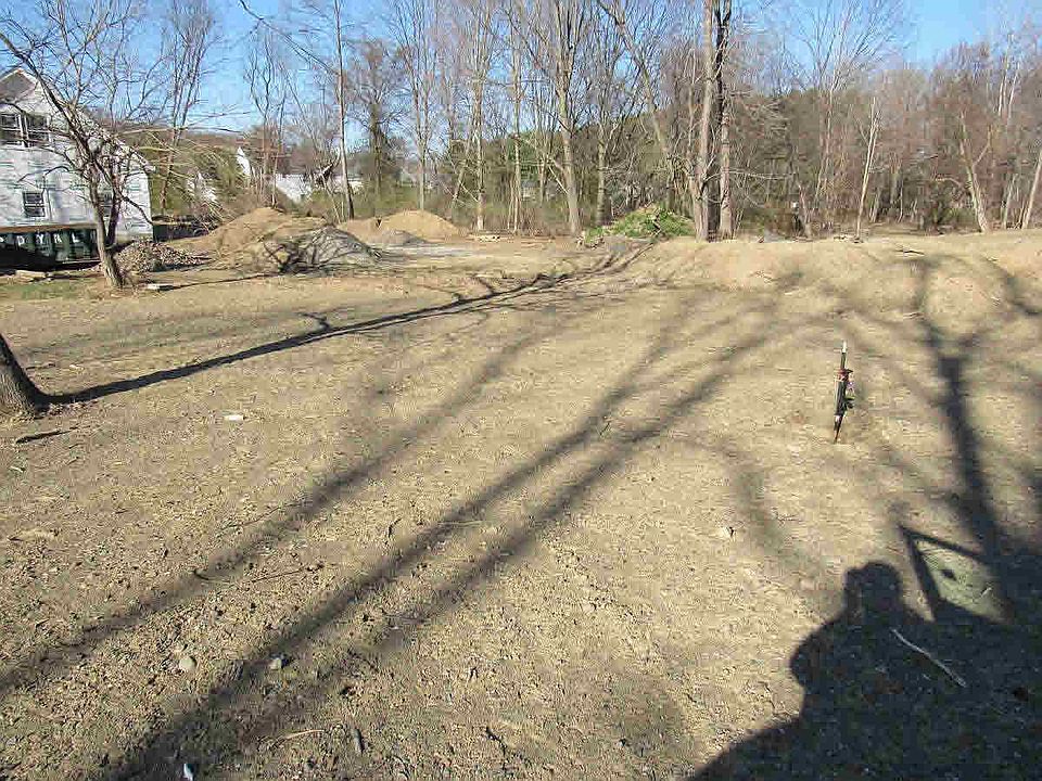 1st image of 11 Will Tremper Dr