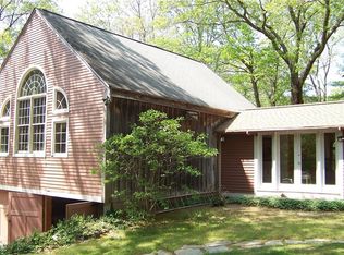 31 Hunting House Ln, Scituate, RI 02857