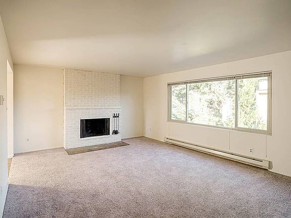 4th image of 12048 32nd Ave NE APT 307