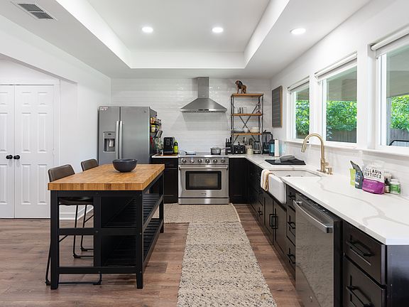 Kitchen 36 inch range!