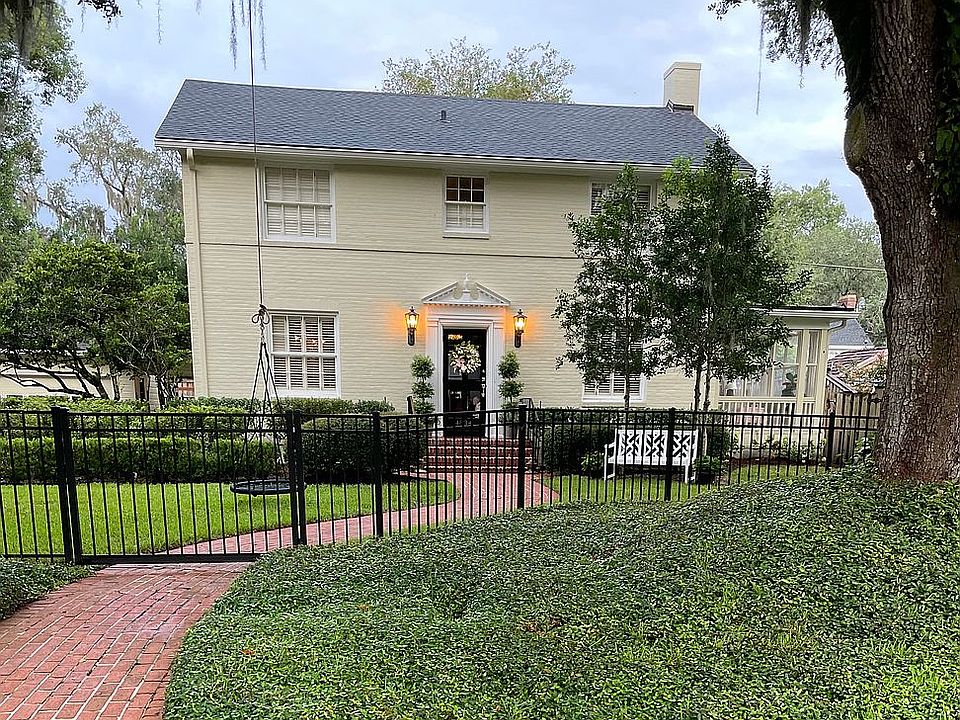 2nd image of 4834 Arapahoe Ave