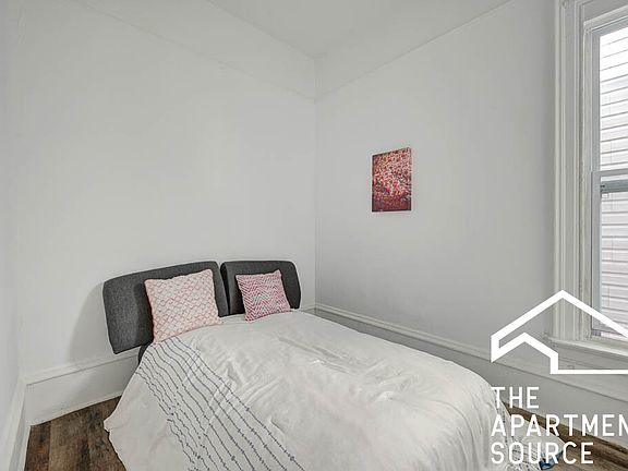 5th image of 1630 N Fairfield Ave #1F
