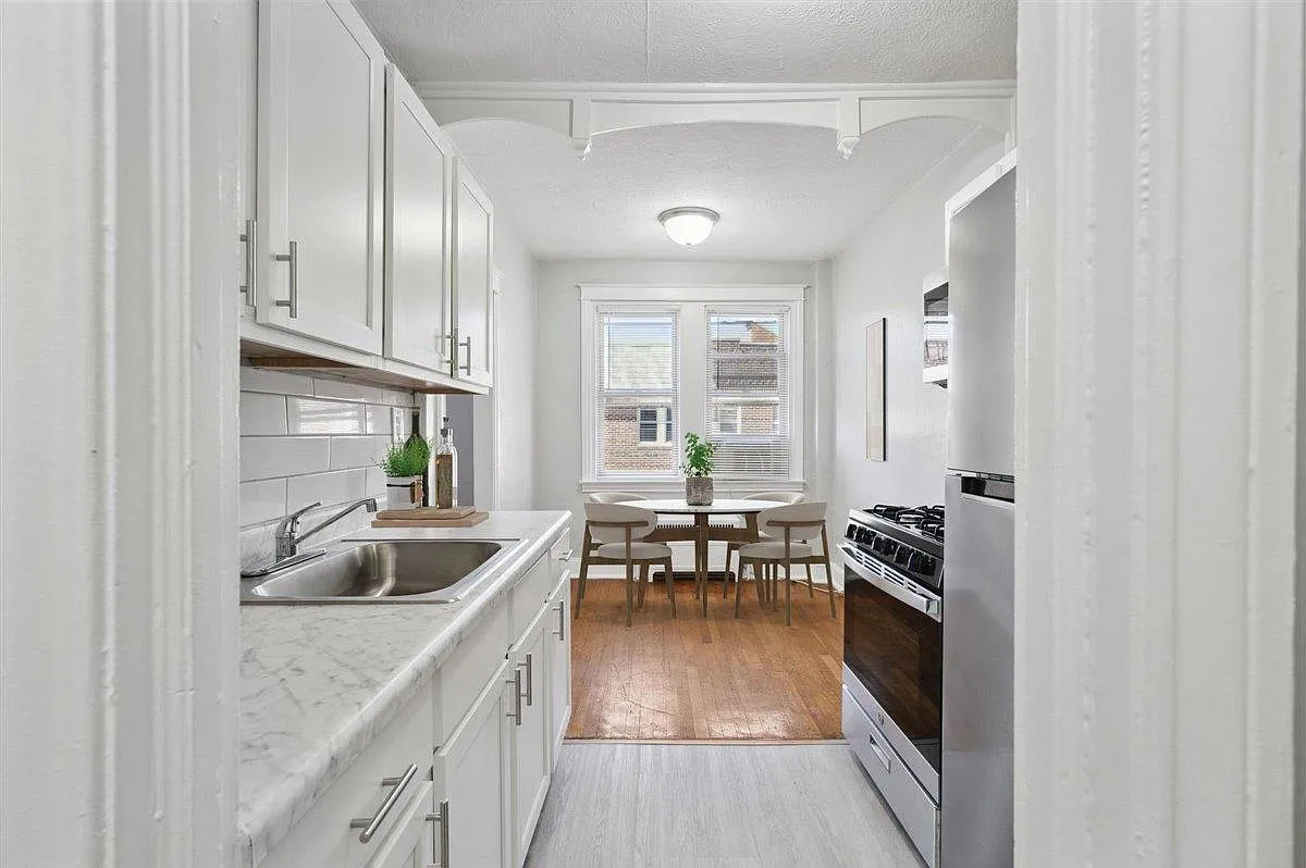 Shirley Court — Photo 3
