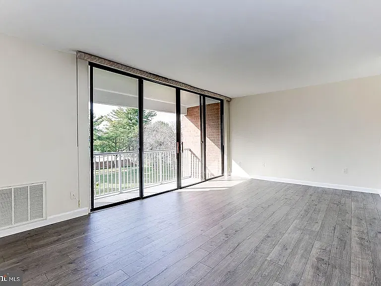 3 bed, 1417 sqft, $2,800 — Photo 3