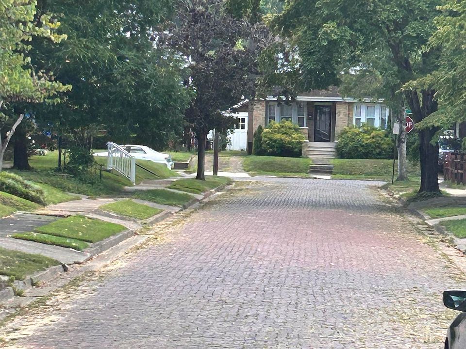 2nd image of 1461 Edwards St
