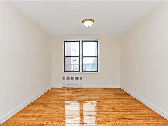 5th image of 10-40 Neilson St #4C