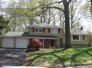 11 Forest Dr, Succasunna, NJ 07876