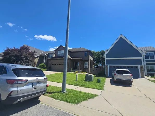 1027 Tamarisk Dr, Leavenworth, KS 66048