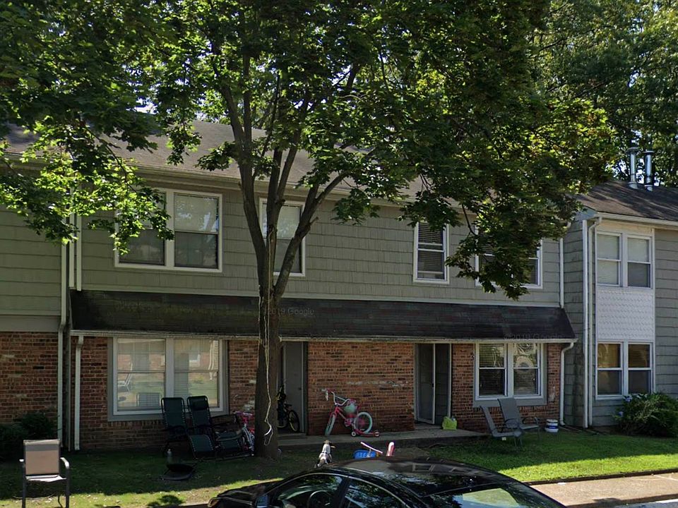 1st image of 148 Colony Cir