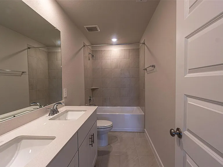 18672 Presswood Way — Photo 14