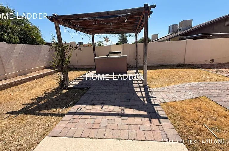 4362 E Ludlow Dr — Photo 26