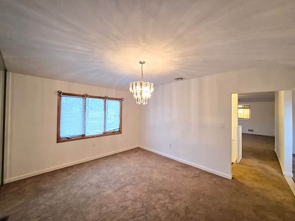 5th image of 56 McArthur Ave Floor 2