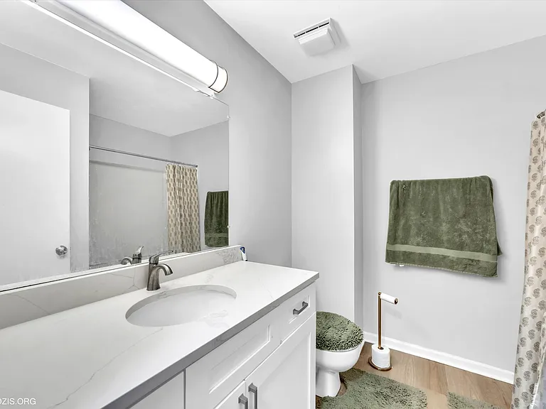 441 Yorktown Ct #441 — Photo 8